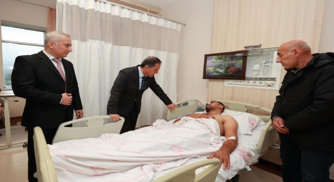  Vali Usta hastanede yaralıları ziyaret etti